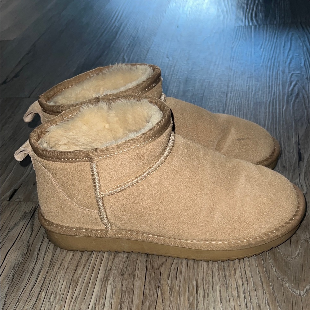 Ultra Mini Sand Boots